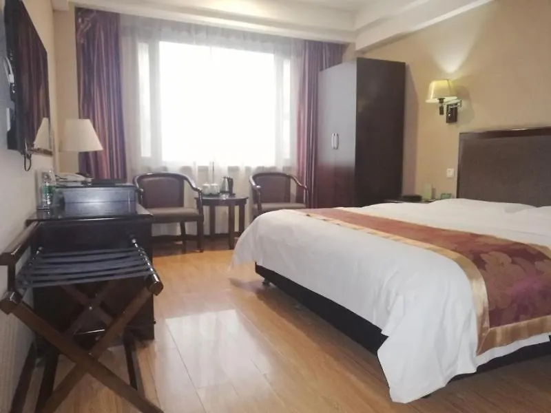 Greentree Alliance Zhengzhou Railway Station West Square Hotel 3*,  China