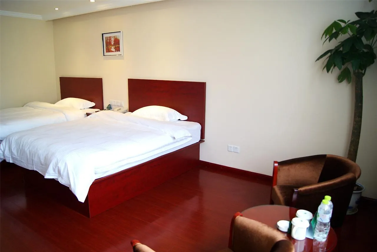 ***  Greentree Alliance Zhengzhou Railway Station West Square Hotel China