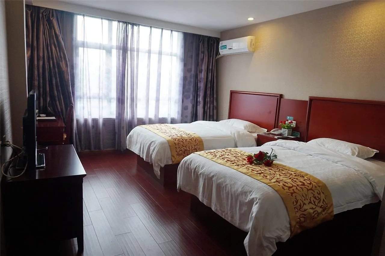 Greentree Alliance Zhengzhou Railway Station West Square Hotel 3*,  China